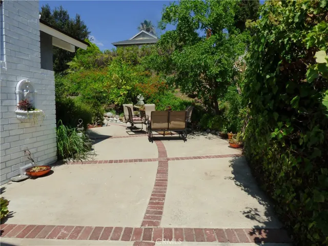 5650 Lake Lindero, Agoura Hills, California 91301