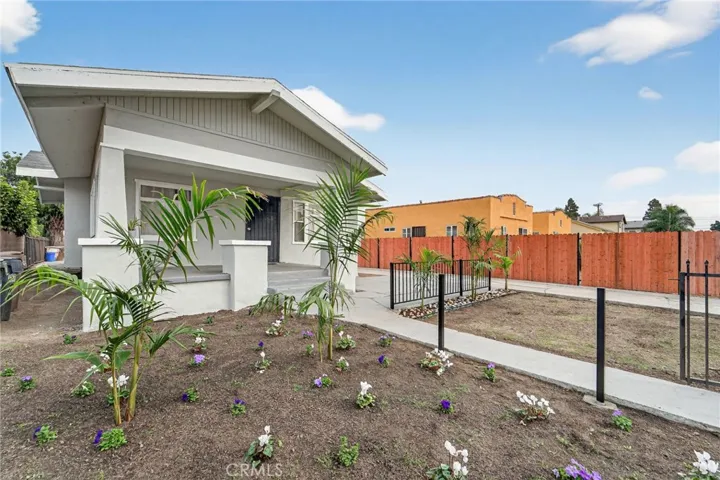 1043 W 95th Street, Los Angeles, California 90044