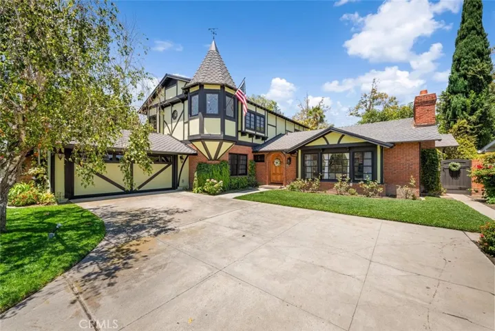 11261 Kensington, Rossmoor, California 90720