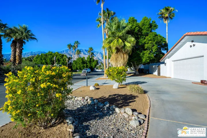 2750 E Vincentia Road, Palm Springs, California 92262