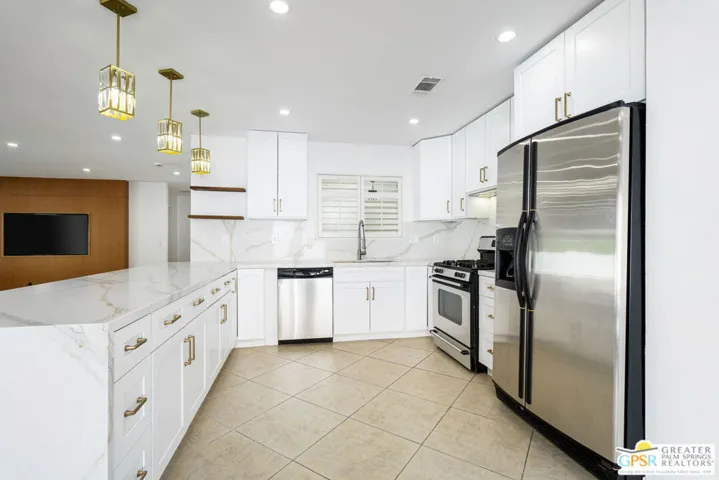2750 E Vincentia Road, Palm Springs, California 92262