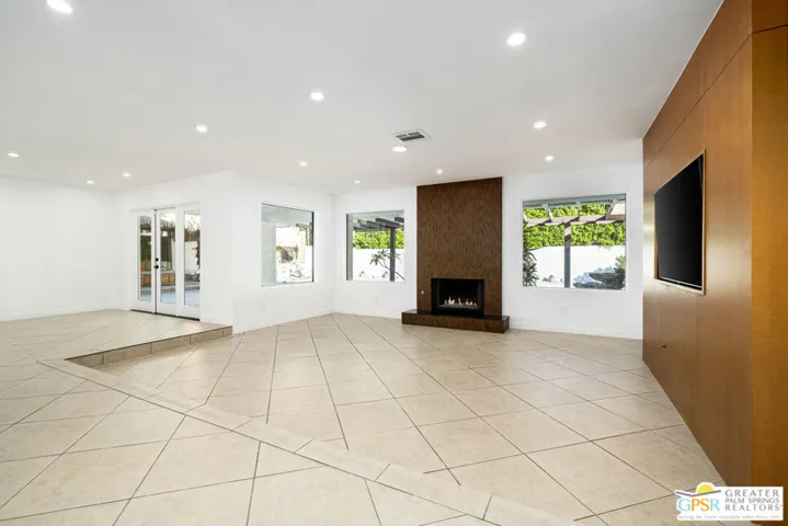 2750 E Vincentia Road, Palm Springs, California 92262