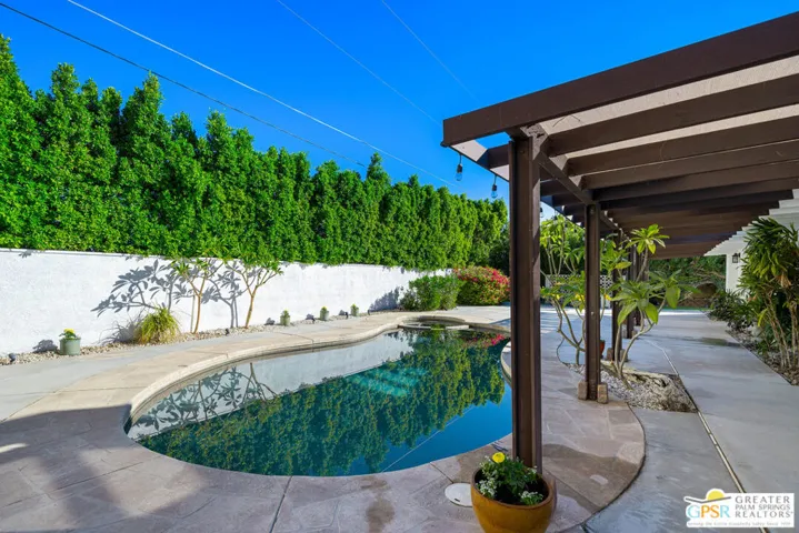 2750 E Vincentia Road, Palm Springs, California 92262