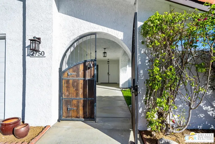 2750 E Vincentia Road, Palm Springs, California 92262