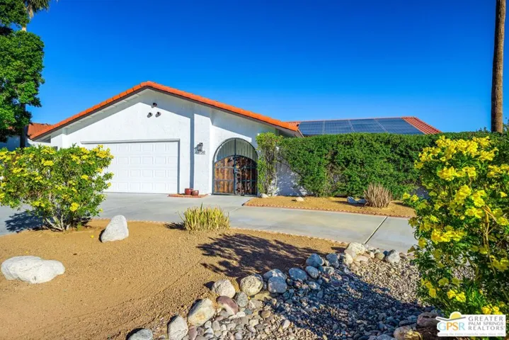 2750 E Vincentia Road, Palm Springs, California 92262