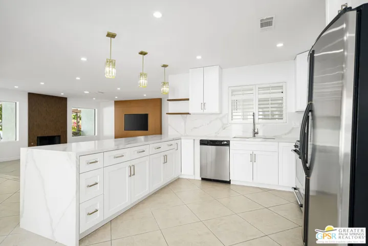 2750 E Vincentia Road, Palm Springs, California 92262