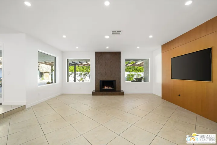 2750 E Vincentia Road, Palm Springs, California 92262