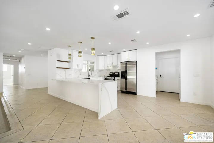 2750 E Vincentia Road, Palm Springs, California 92262