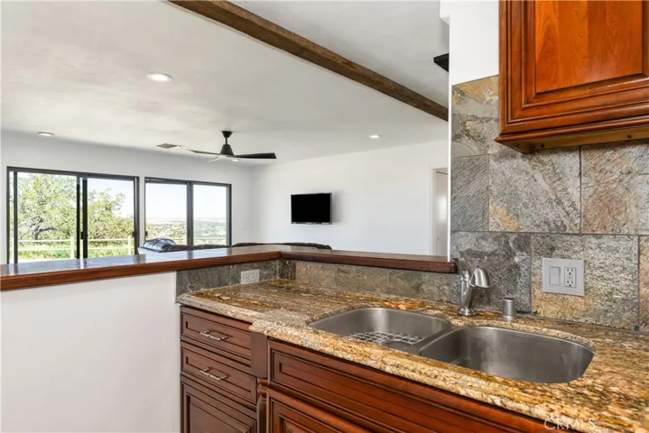 840 Madrone, Paso Robles, California 93446