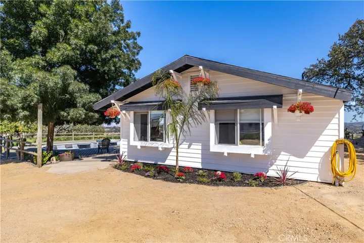 840 Madrone, Paso Robles, California 93446