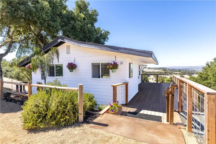 840 Madrone, Paso Robles, California 93446