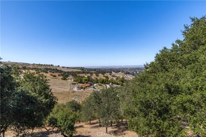 840 Madrone, Paso Robles, California 93446