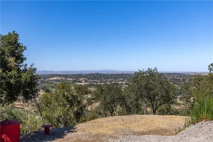 840 Madrone, Paso Robles, California 93446