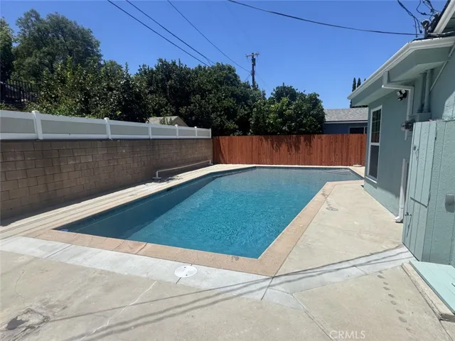 7245 Wish Avenue, Lake Balboa, California 91406