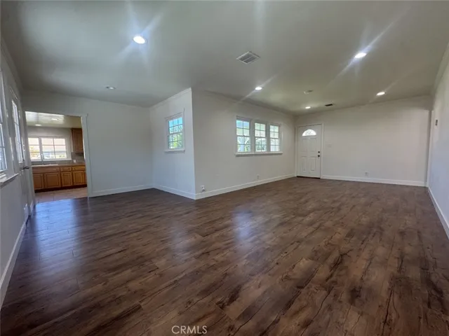 7245 Wish Avenue, Lake Balboa, California 91406