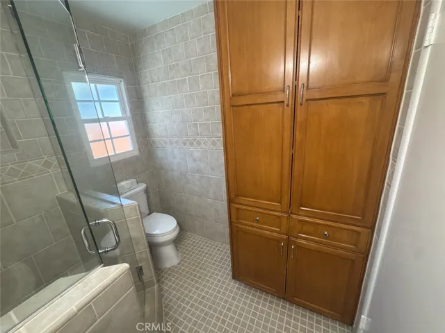 7245 Wish Avenue, Lake Balboa, California 91406