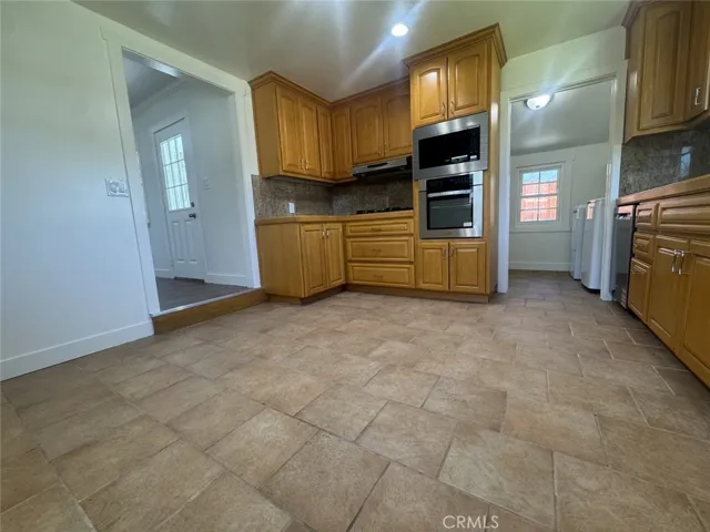 7245 Wish Avenue, Lake Balboa, California 91406