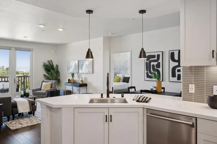 657 Walnut Street 423, San Carlos, California 94070