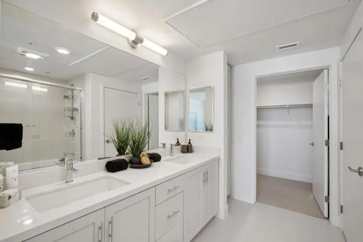 657 Walnut Street 423, San Carlos, California 94070