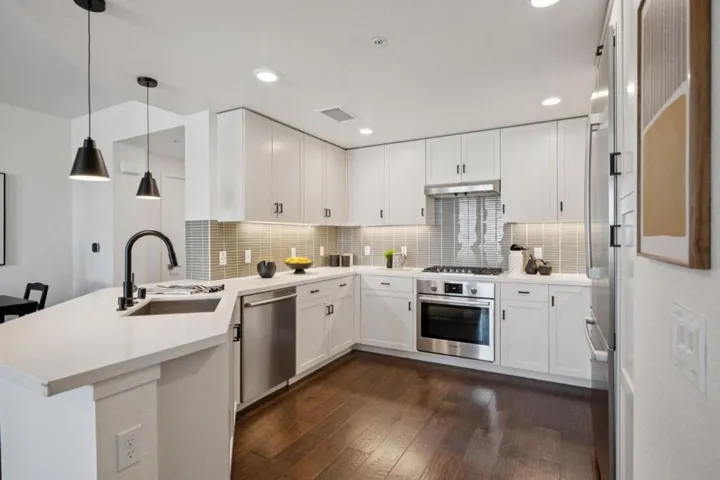 657 Walnut Street 423, San Carlos, California 94070