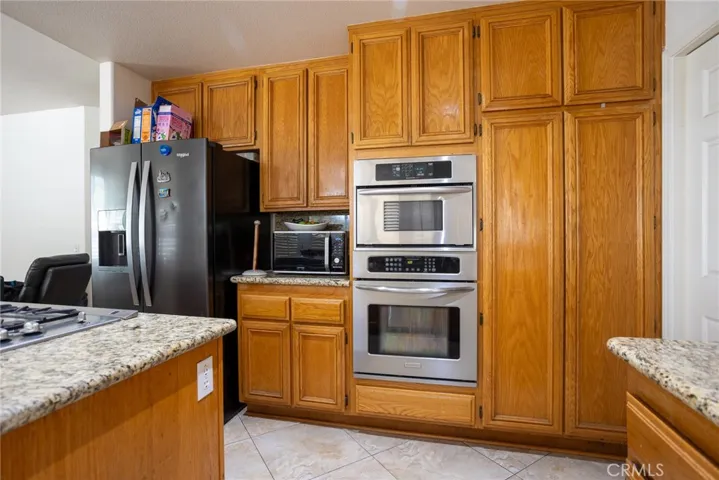 7482 Cambridge Court, Fontana, California 92336