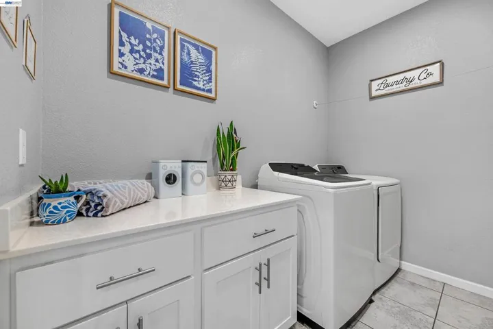 1589 Friendly, Manteca, California 95337