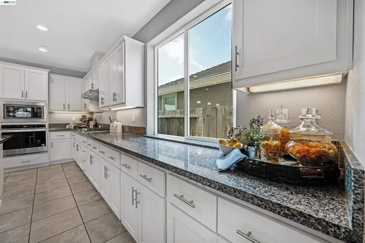 1589 Friendly, Manteca, California 95337