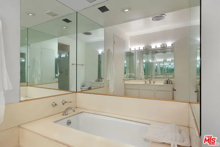 4949 Genesta Avenue 111, Los Angeles, California 91316
