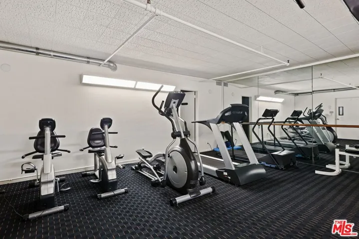 4949 Genesta Avenue 111, Los Angeles, California 91316