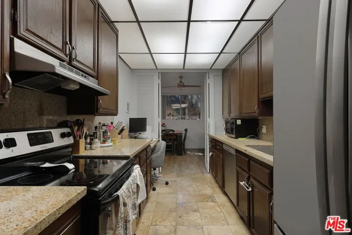 4949 Genesta Avenue 111, Los Angeles, California 91316