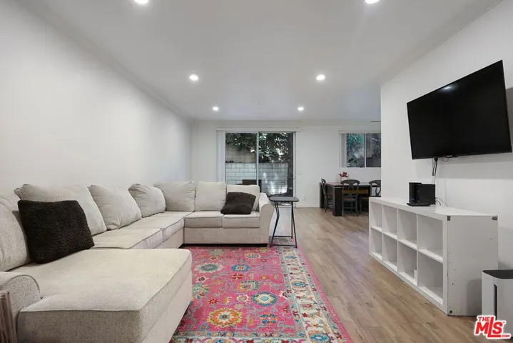 4949 Genesta Avenue 111, Los Angeles, California 91316