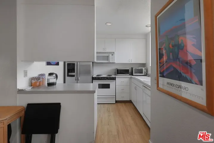 4949 Genesta Avenue 111, Los Angeles, California 91316