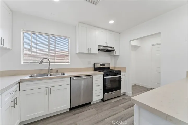 16550 Kalisher, Granada Hills, California 91344