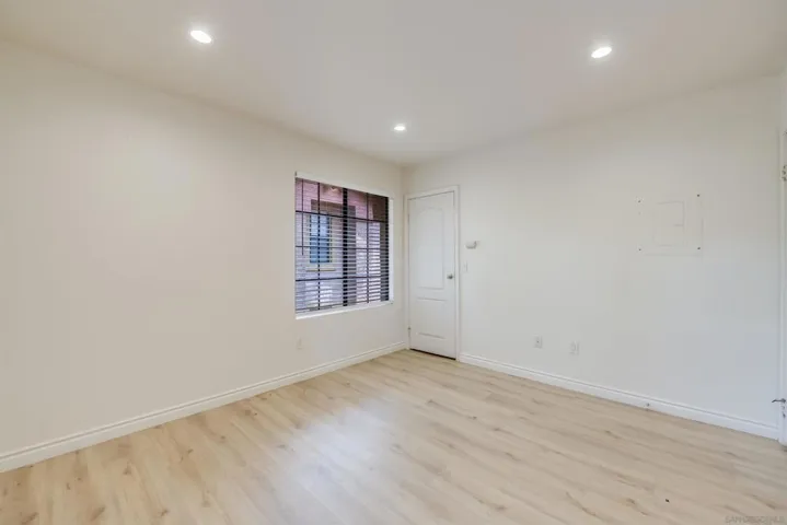 12051 Alta Carmel Ct 208, San Diego, California 92128