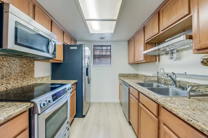 12051 Alta Carmel Ct 208, San Diego, California 92128