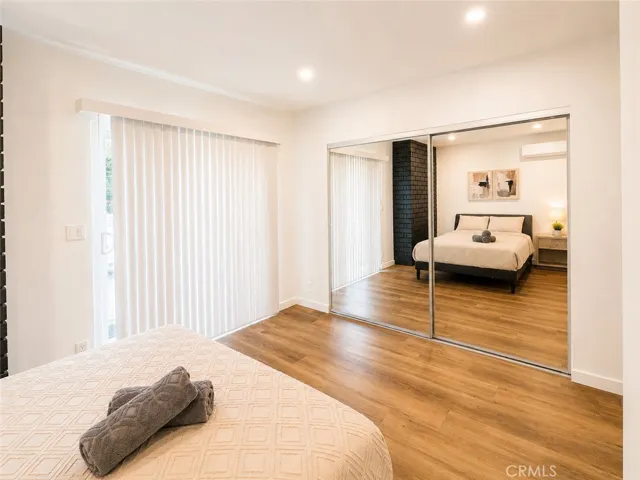 2449 N Beachwood Drive 10, Hollywood Hills, California 90068