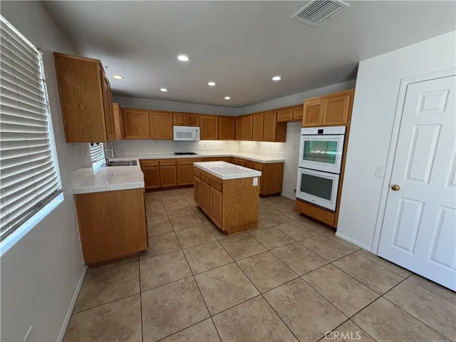 17 Del Brienza, Lake Elsinore, California 92532