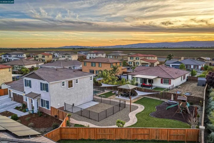 1655 Apricot Ct, Dixon, California 95620