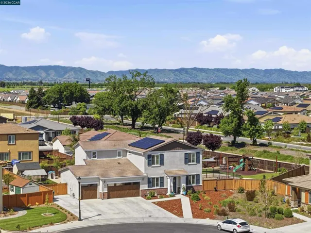 1655 Apricot Ct, Dixon, California 95620