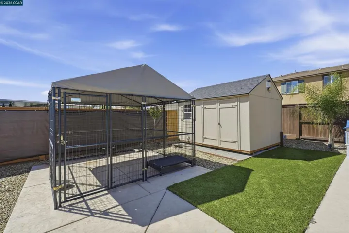 1655 Apricot Ct, Dixon, California 95620