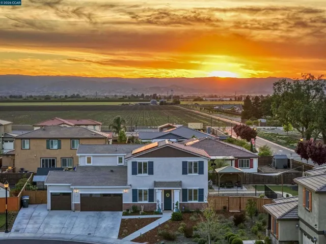 1655 Apricot Ct, Dixon, California 95620