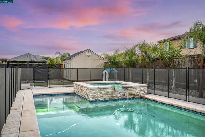 1655 Apricot Ct, Dixon, California 95620
