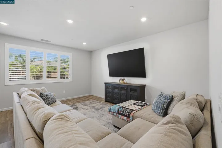 1655 Apricot Ct, Dixon, California 95620