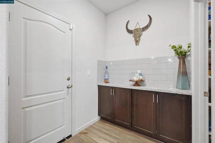 1655 Apricot Ct, Dixon, California 95620