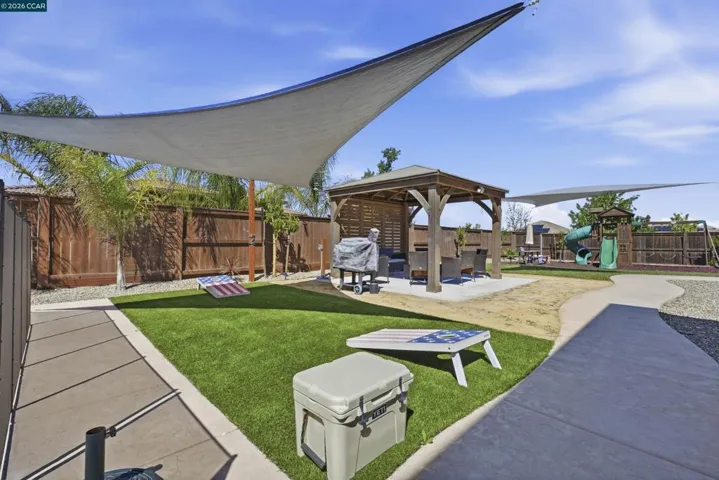 1655 Apricot Ct, Dixon, California 95620