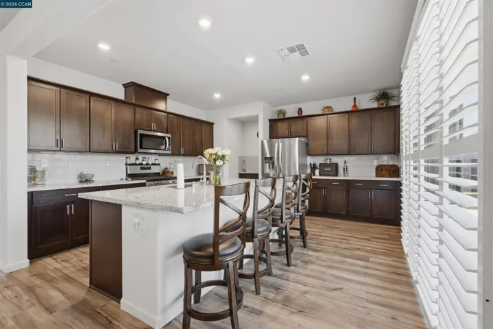 1655 Apricot Ct, Dixon, California 95620