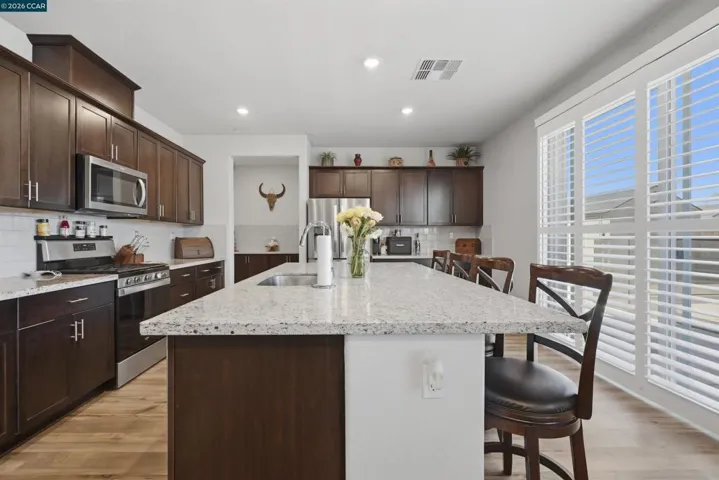 1655 Apricot Ct, Dixon, California 95620