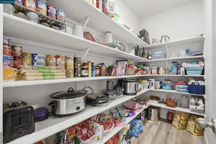 1655 Apricot Ct, Dixon, California 95620