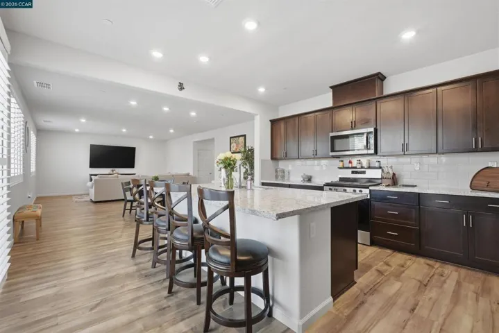 1655 Apricot Ct, Dixon, California 95620