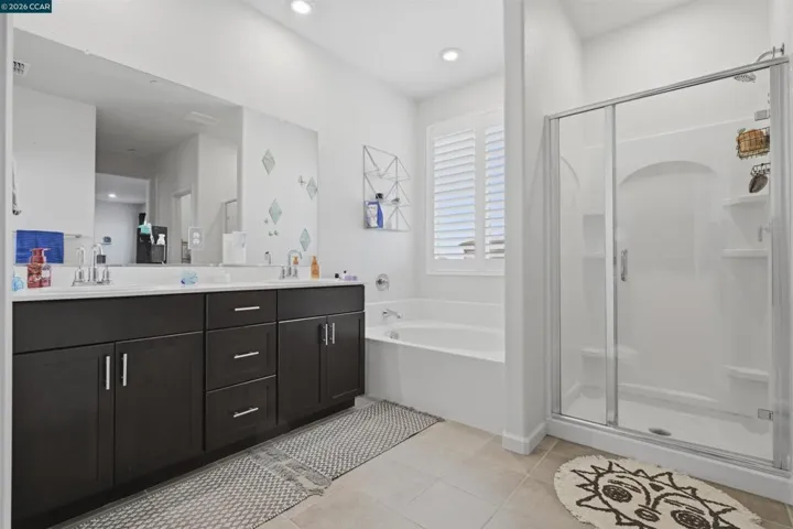 1655 Apricot Ct, Dixon, California 95620